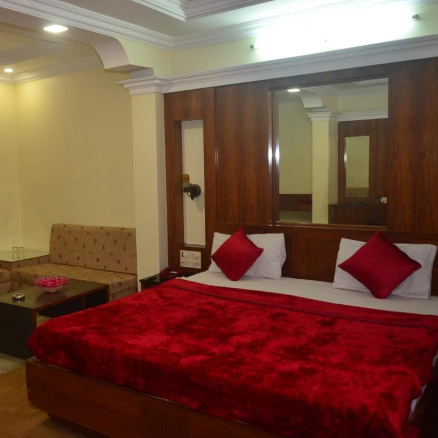 Hotel Poonam Rāipur Exterior foto
